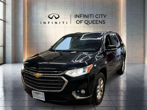 Mosaic Black Metallic 2020 Chevrolet Traverse LT Cloth