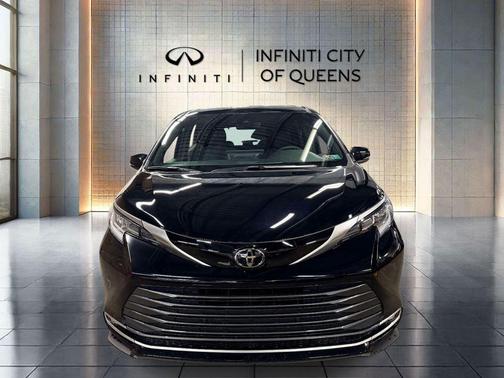 Midnight Black Metallic 2026 Toyota Sienna Limited