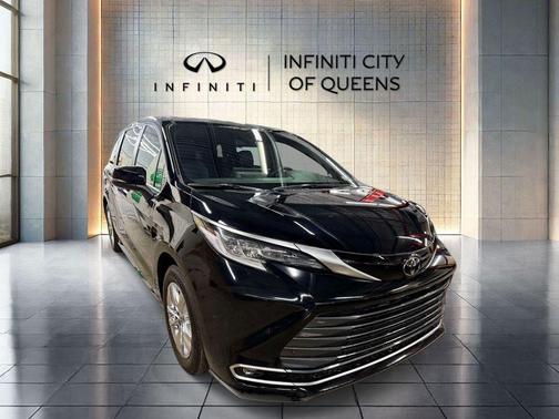 Midnight Black Metallic 2026 Toyota Sienna Limited