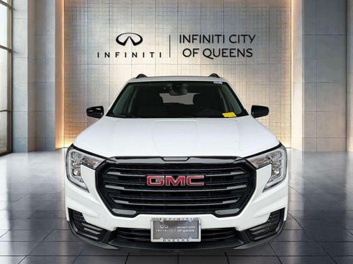 Summit White 2023 GMC Terrain SLE