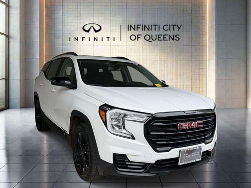 Summit White 2023 GMC Terrain SLE
