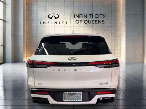 Majestic White 2024 INFINITI QX60 Luxe