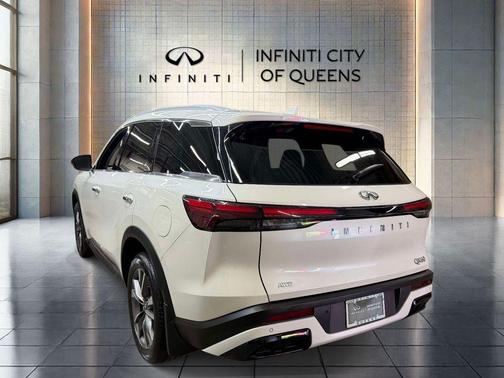 Majestic White 2024 INFINITI QX60 Luxe