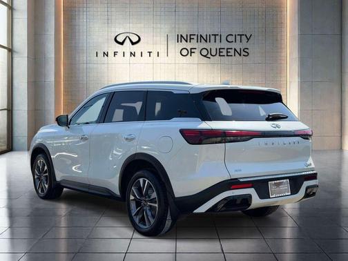 Majestic White 2024 INFINITI QX60 Luxe