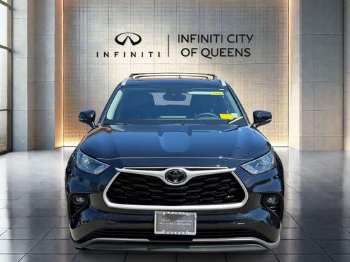 Midnight Black Metallic 2023 Toyota Highlander XLE