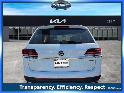 Pure White 2022 Volkswagen Atlas 3.6L SEL