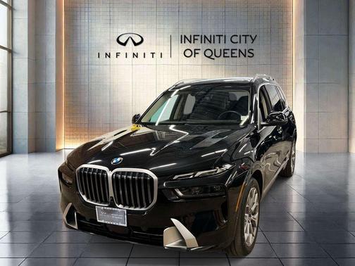 Black Sapphire Metallic 2024 BMW X7 xDrive40i