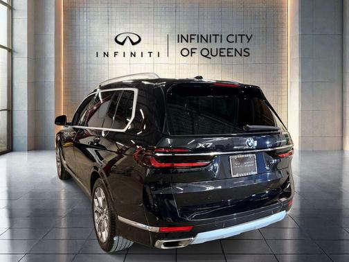 Black Sapphire Metallic 2024 BMW X7 xDrive40i