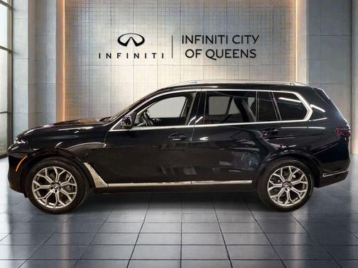 Black Sapphire Metallic 2024 BMW X7 xDrive40i