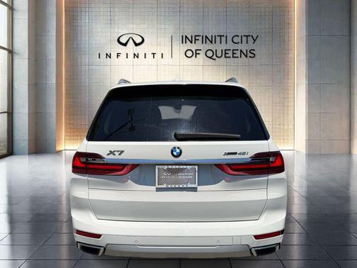 Alpine White 2022 BMW X7 xDrive40i