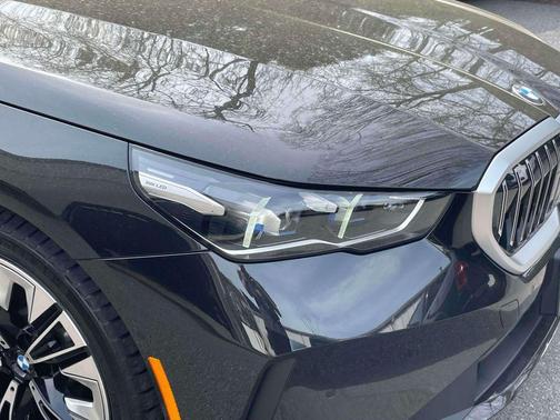 Black Sapphire Metallic 2025 BMW 530 i xDrive