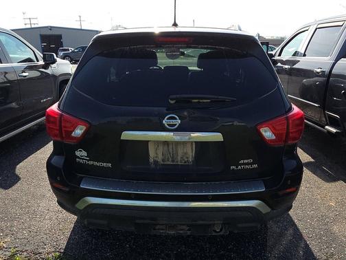 Magnetic Black Metallic 2017 Nissan Pathfinder Platinum