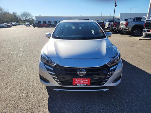 2023 Nissan Versa 1.6 SV