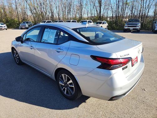 2023 Nissan Versa 1.6 SV