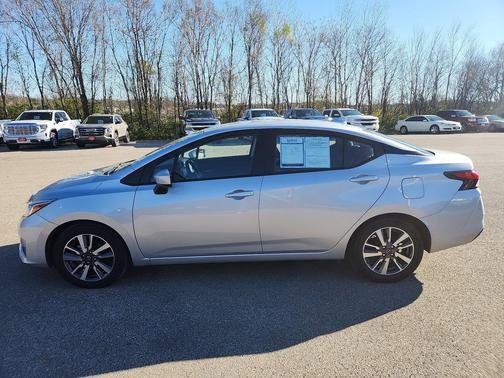2023 Nissan Versa 1.6 SV