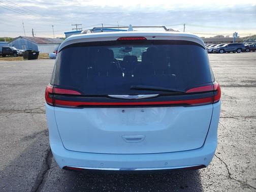 2021 Chrysler Pacifica Hybrid Touring L