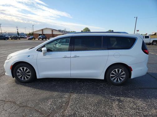 2021 Chrysler Pacifica Hybrid Touring L