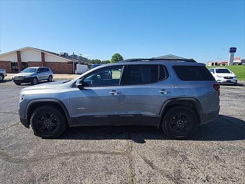 2022 GMC Acadia AWD AT4