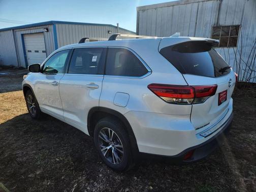 2018 Toyota Highlander LE