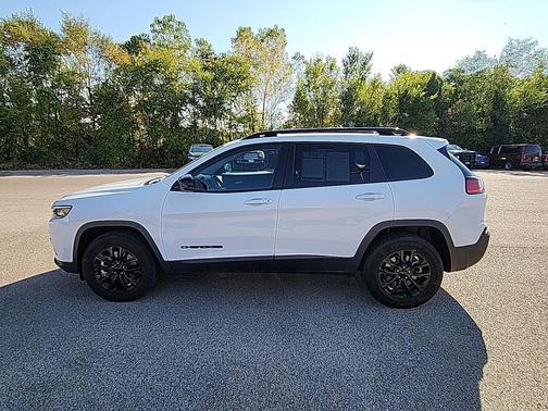 2023 Jeep Cherokee Altitude