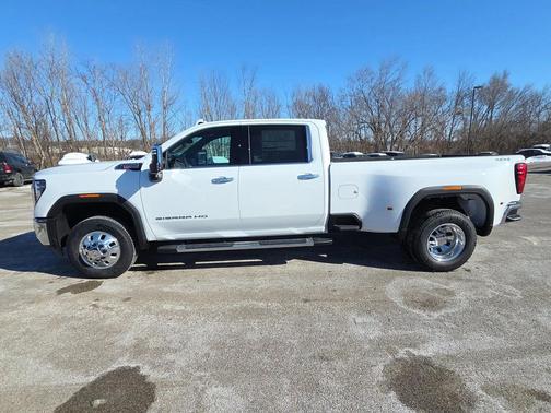 2026 GMC Sierra 3500 SLT