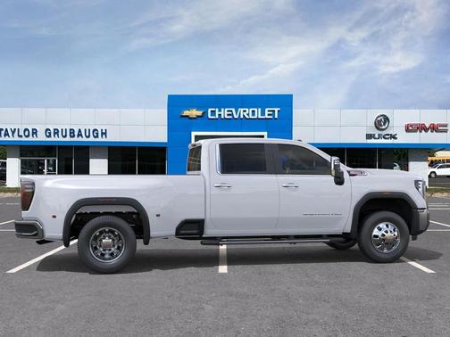 2026 GMC Sierra 3500 SLT