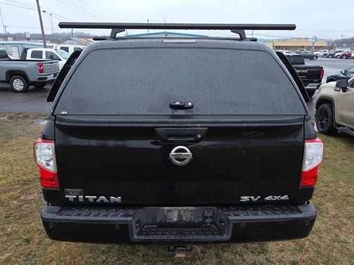 2017 Nissan Titan SV