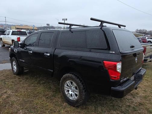 2017 Nissan Titan SV