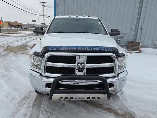 2018 RAM 3500 SLT Crew Cab 4x4 8' Box