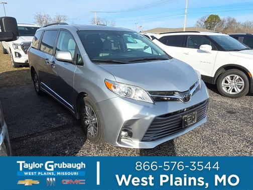 2020 Toyota Sienna XLE
