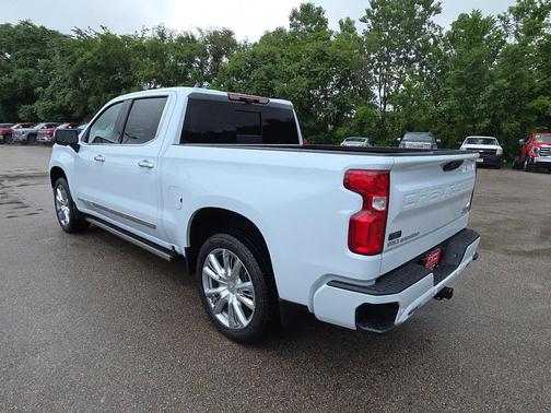 Polar White Tricoat 2026 Chevrolet Silverado 1500 High Country