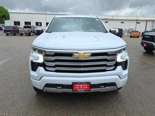 Polar White Tricoat 2026 Chevrolet Silverado 1500 High Country