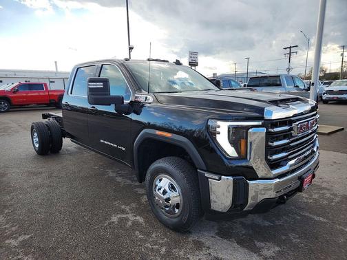 2026 GMC Sierra 3500 SLE