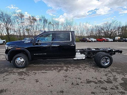 2026 GMC Sierra 3500 SLE