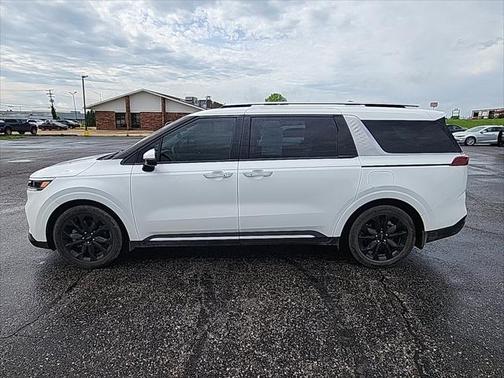 2023 Kia Carnival SX