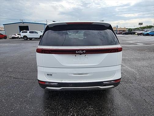 2023 Kia Carnival SX
