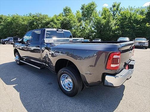 2024 RAM 3500 Tradesman Crew Cab 4x4 8' Box