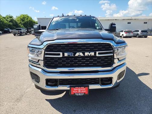 2024 RAM 3500 Tradesman Crew Cab 4x4 8' Box