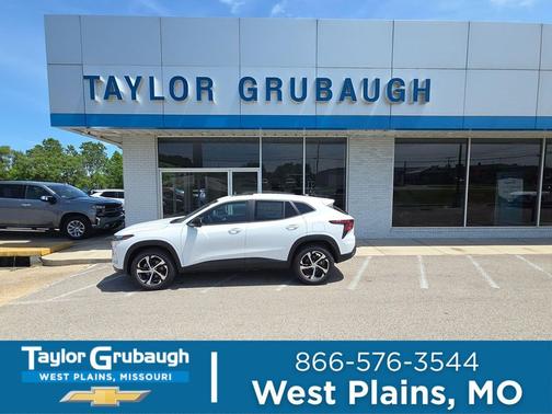 Summit White 2026 Chevrolet Trax FWD 1RS