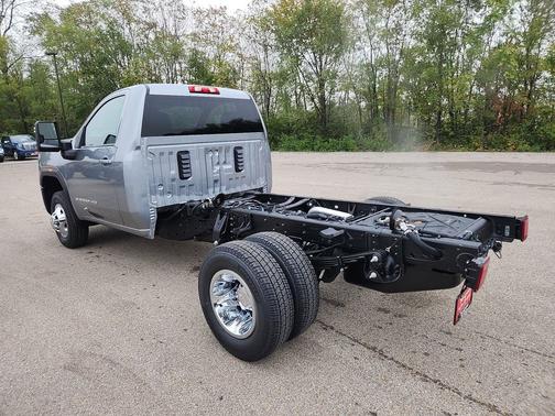 2026 GMC Sierra 3500 SLE