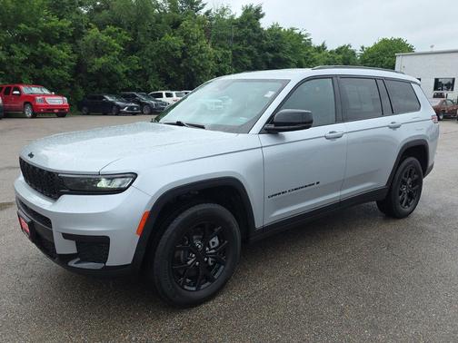 Silver Zynith 2024 Jeep Grand Cherokee L Altitude