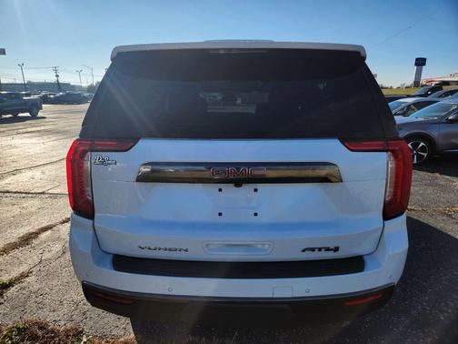 2023 GMC Yukon XL AT4