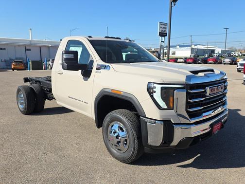 Coastal Dune 2026 GMC Sierra 3500 SLE