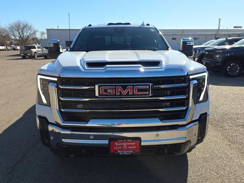 2026 GMC Sierra 3500 SLT
