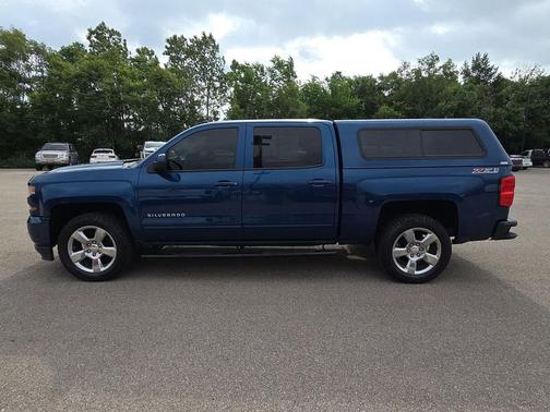 Deep Ocean Blue Metallic 2017 Chevrolet Silverado 1500 2LT