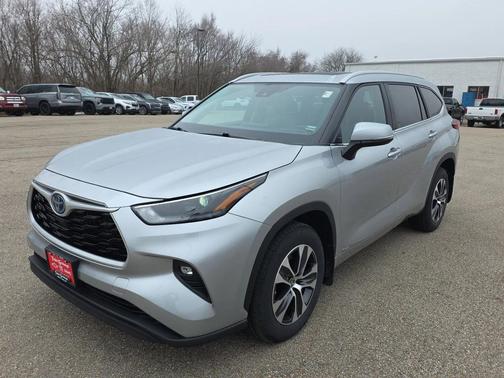 2023 Toyota Highlander Hybrid XLE