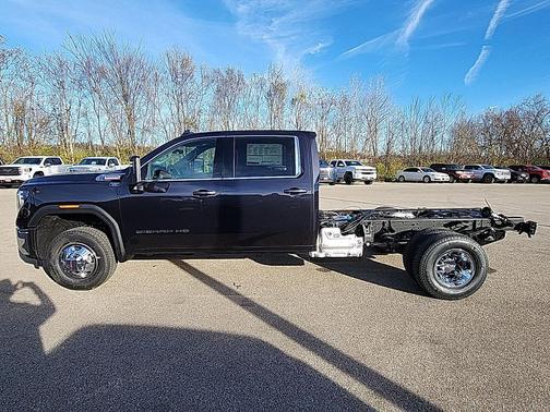 2026 GMC Sierra 3500 SLE