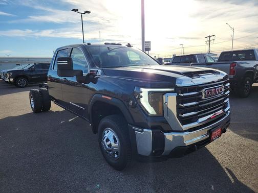 2026 GMC Sierra 3500 SLE