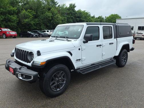Bright White Clearcoat 2025 Jeep Gladiator Sport S