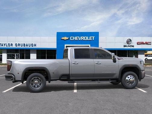 2026 GMC Sierra 3500 SLT